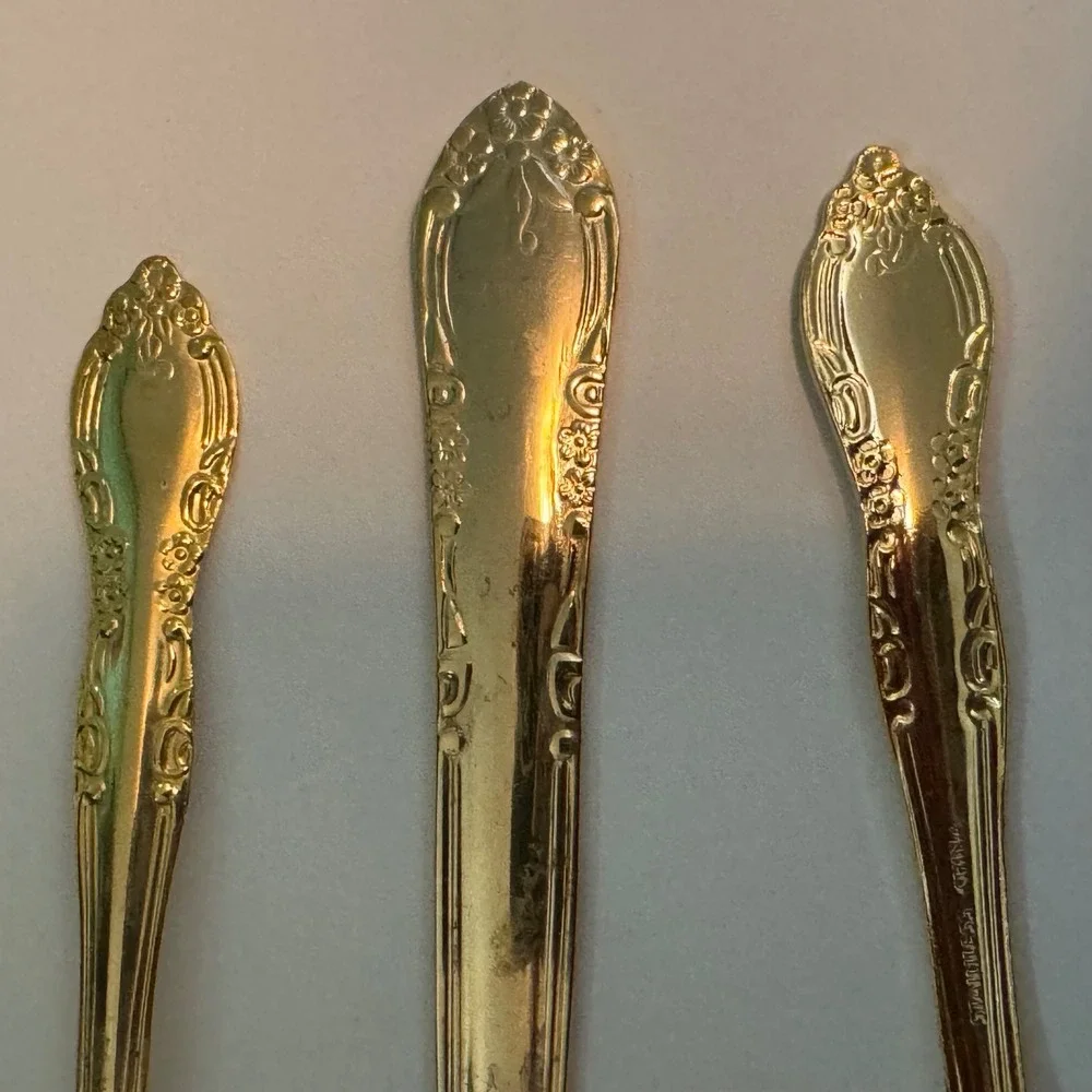 Unbranded Flatware Set 45pc Gold Tone Vintage 70s 80s Floral Stainless Service 8